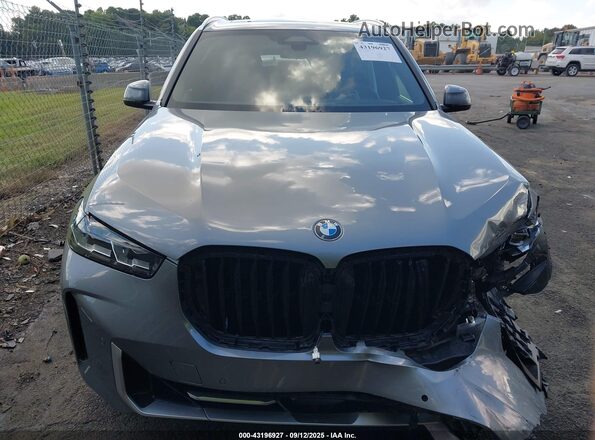 5UX13EU01R9V12165 2024 BMW X5 Silver Widok zestawu wskaźników