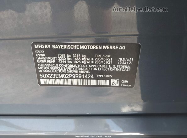 5UX23EM02P9R91424 2023 BMW X7 Gray ძრავის განყოფილების ხედი