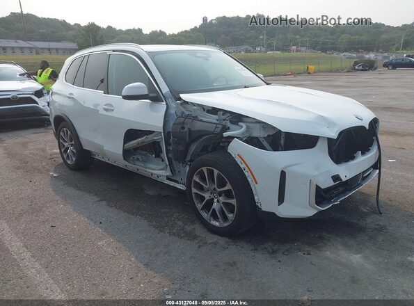 5UX23EU01R9U05895 2024 BMW X5 White Przód prawy