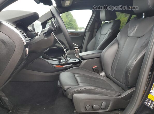 5UX33DT00R9V03588 2024 BMW X4 Черный Вид салона спереди