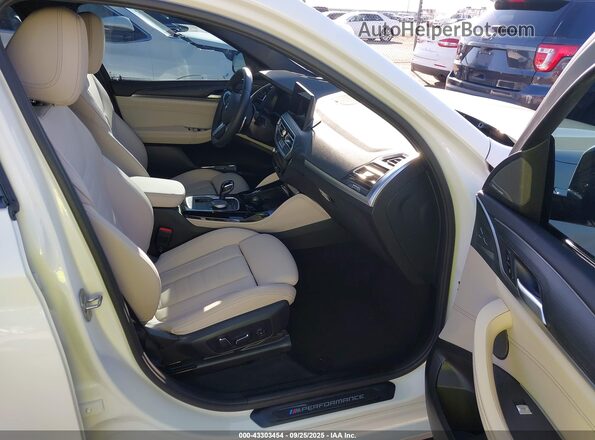 5UX33DT07S9019942 2025 BMW X4 Белый Вид салона спереди