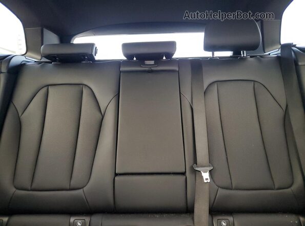 5UX43DP08P9T21035 2023 BMW X3 White Vista de los asientos traseros