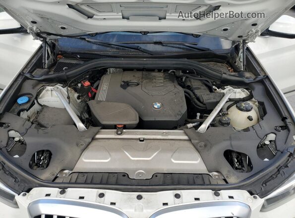 5UX43DP08P9T21035 2023 BMW X3 White Vista del compartimento del motor
