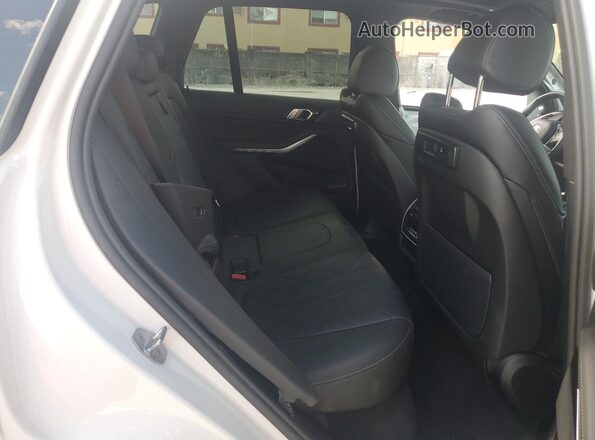 5UXCR4C05P9N48649 2023 BMW X5 White Widok wnętrza z tyłu