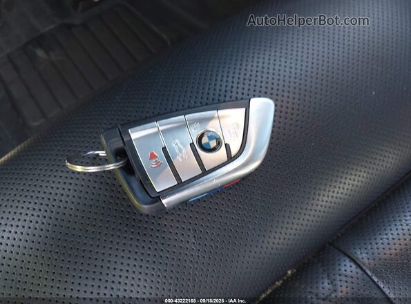5UXCR6C04LLL76123 2020 BMW X5 Белый Вид панели приборов