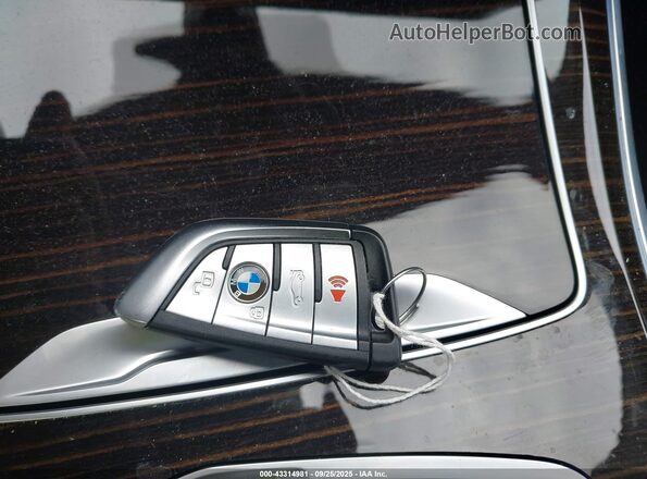 5UXCR6C08M9F35680 2021 BMW X5 Black Vista del salpicadero
