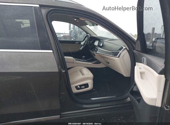 5UXCW2C01L9A03574 2020 BMW X7 Gray Widok wnętrza z przodu