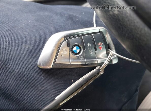 5UXCW2C01L9A03574 2020 BMW X7 Gray Widok deski rozdzielczej