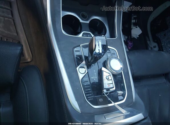 5UXCW2C02N9J88590 2022 BMW X7 Белый Вид панели приборов