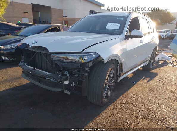 5UXCW2C02N9J88590 2022 BMW X7 Белый Передняя левая четверть
