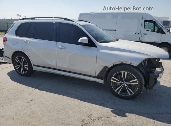 5UXCW2C08L9C55693 2020 BMW X7 White Front right