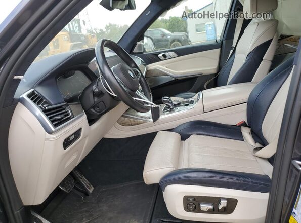 5UXCX6C07L9C12922 2020 BMW X7 Gray Widok wnętrza z przodu