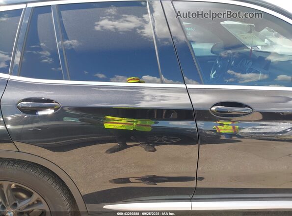5UXTY3C04M9E94658 2021 BMW X3 Черный Вид задней части салона
