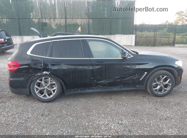 5UXTY5C00M9F13010 2021 BMW X3 Black Вид задньої частини салону