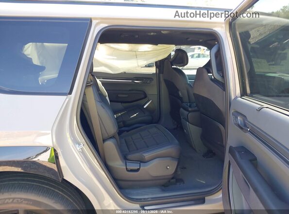 5XYADFS56TG006999 2026 KIA EV9 Серый Вид наклейки с VIN-кодом