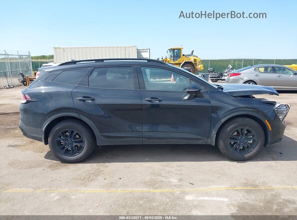 5XYK7CDF3SG272320 2025 KIA SPORTAGE Black Widok wnętrza z tyłu