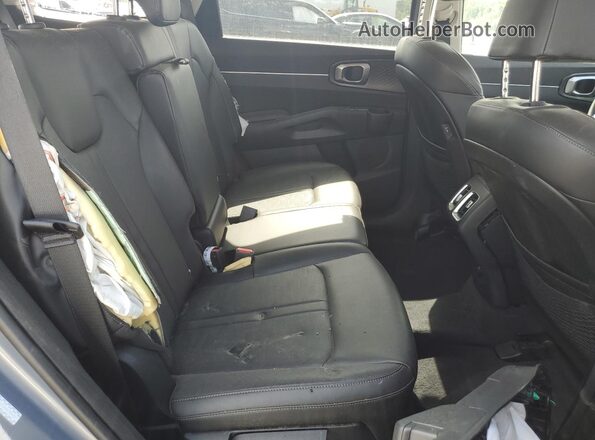 5XYRL4JC4RG278342 2024 KIA SORENTO Silver უკანა სალონის ხედი