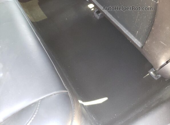 5YJ3E1EB0JF083446 2018 TESLA MODEL Silver უკანა სავარძლების ხედი