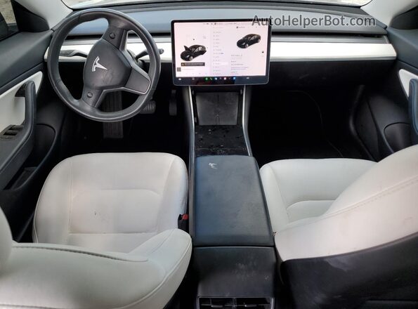 5YJ3E1EB3JF147527 2018 TESLA MODEL Черный Вид панели приборов