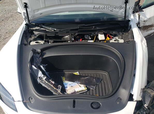5YJ3E1EB3SF912382 2025 TESLA MODEL White Vista interior trasera