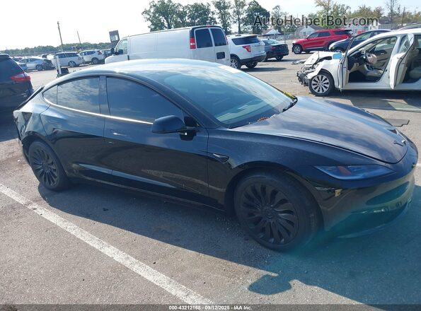 5YJ3E1EB5SF926431 2025 TESLA MODEL 3 Черный Передняя правая четверть