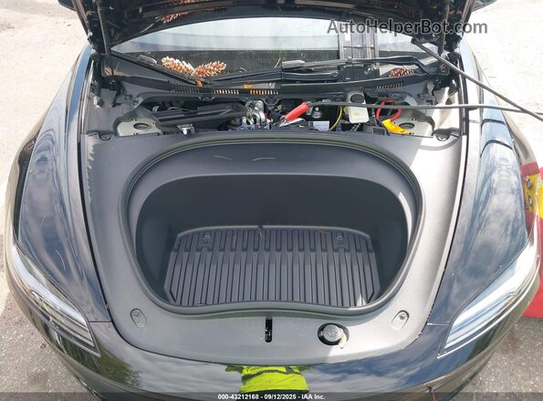 5YJ3E1EB5SF926431 2025 TESLA MODEL 3 Черный Вид сзади