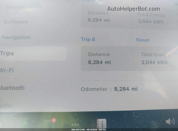 5YJ3E1EB5SF926431 2025 TESLA MODEL 3 Черный Панорамный вид салона 360°