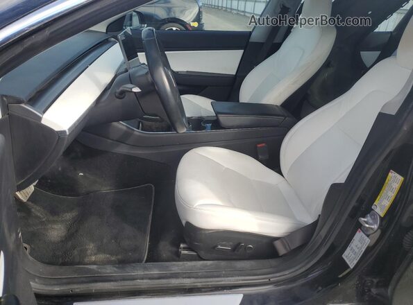 5YJ3E1EB6JF078641 2018 TESLA MODEL Черный Вид салона спереди