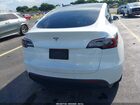 2021 Tesla Model Y Long Range Dual Motor All-wheel Drive White vin: 5YJYGDEE4MF252819