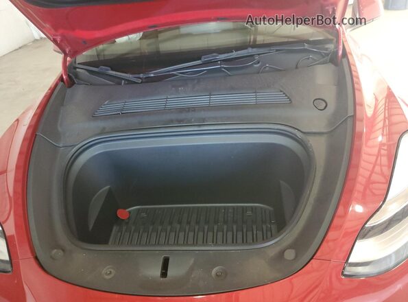 5YJYGDEE9MF249222 2021 TESLA MODEL Red Widok wnętrza z tyłu