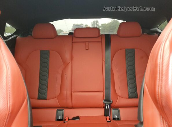 5YMCY0C02L9C65644 2020 BMW X6 Черный Вид задних сидений