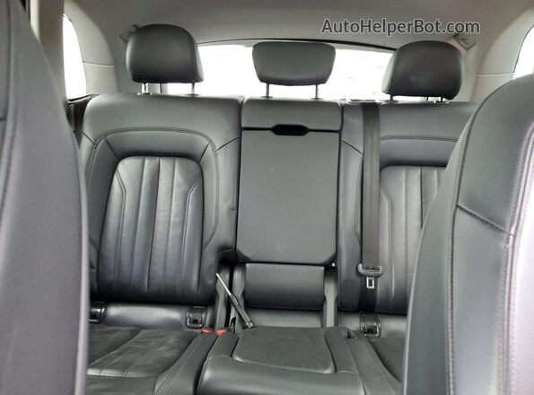 WA1BNAFY3J2203025 2018 AUDI Q5 White Вид задньої частини салону