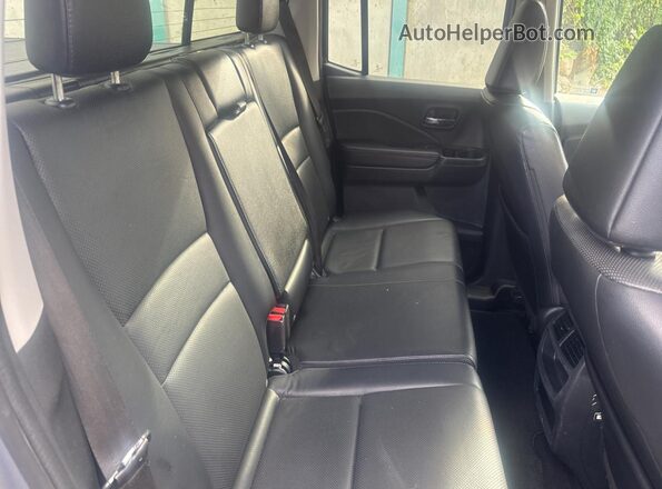 5FPYK3F74JB003769 2018 HONDA RIDGELINE Silver Vista interior delantera