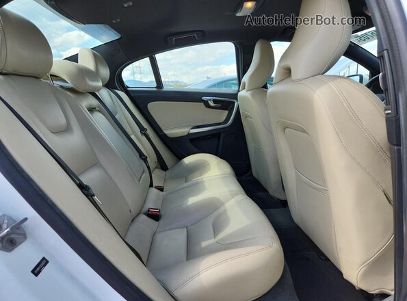 YV149MFK5G2400376 2016 VOLVO S60 White უკანა სალონის ხედი