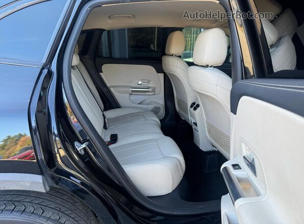 W1N4N4GB8MJ196392 2021 MERCEDES-BENZ GLA Черный Вид салона спереди