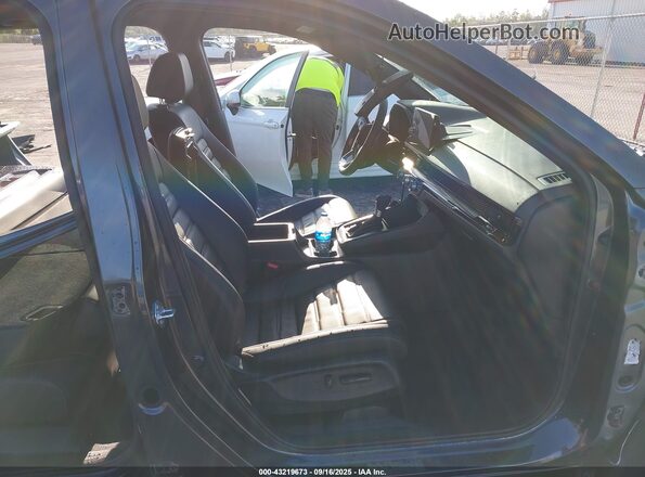 7FARS6H95SE113894 2025 HONDA CR-V Light Blue Вид салона спереди