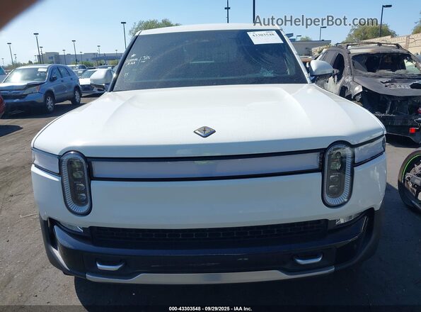 7FCTGAAA1NN015309 2022 RIVIAN R1T White Widok wnętrza z tyłu