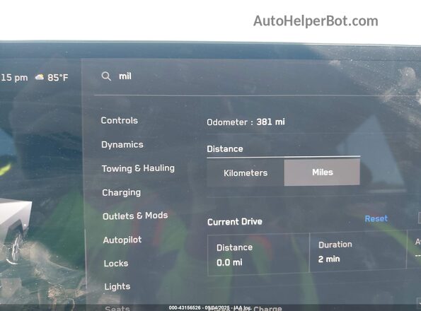 7G2CEHEE7SA061555 2025 TESLA CYBERTRUCK Silver Widok tylnych siedzeń