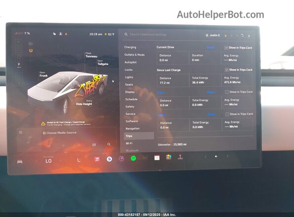 7G2CEHEEXRA038829 2024 TESLA CYBERTRUCK Silver უკანა სავარძლების ხედი