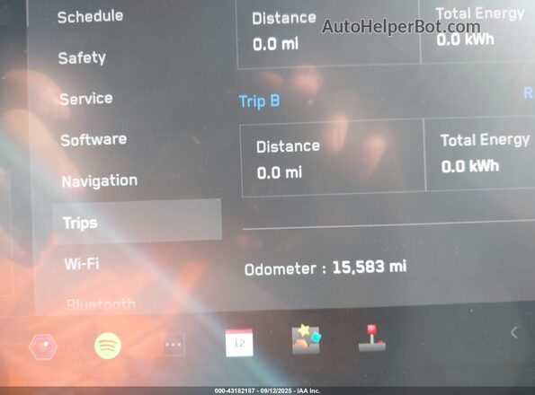 7G2CEHEEXRA038829 2024 TESLA CYBERTRUCK Silver სალონის 360-გრადუსიანი ხედი