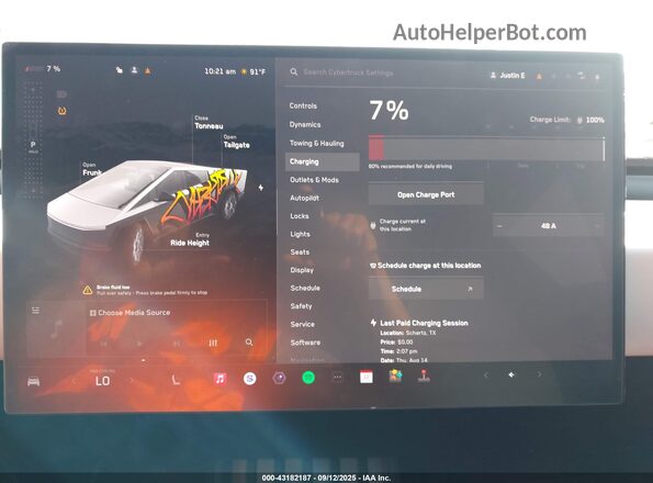 7G2CEHEEXRA038829 2024 TESLA CYBERTRUCK Silver 