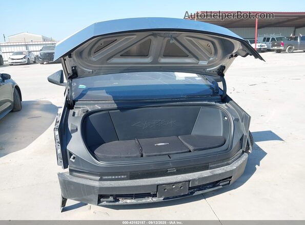 7G2CEHEEXRA038829 2024 TESLA CYBERTRUCK Silver უკანა ხედი