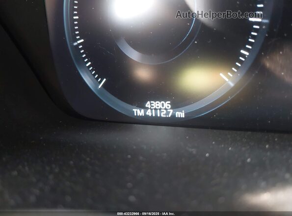 7JR102FZ1MG108776 2021 VOLVO S60 White 