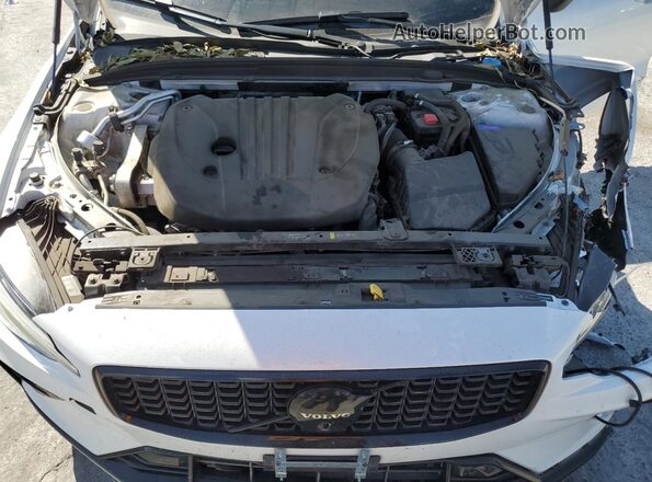 7JRL12FH4RG284595 2024 VOLVO S60 White Rear interior view