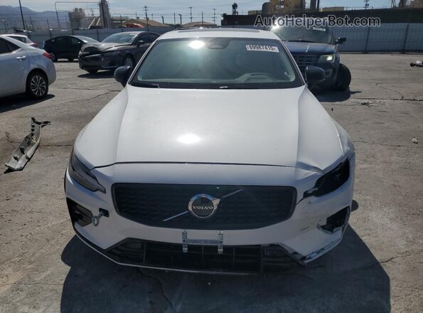 7JRL12FK7RG325202 2024 VOLVO S60 White Front view