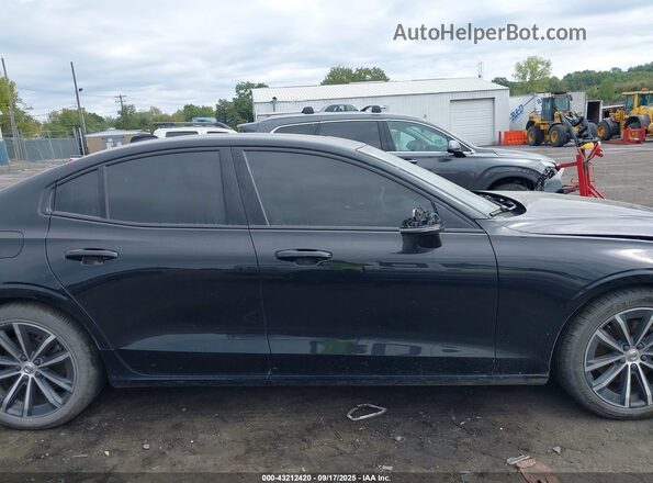 7JRL12TZ2NG176080 2022 VOLVO S60 Black Widok wnętrza z tyłu
