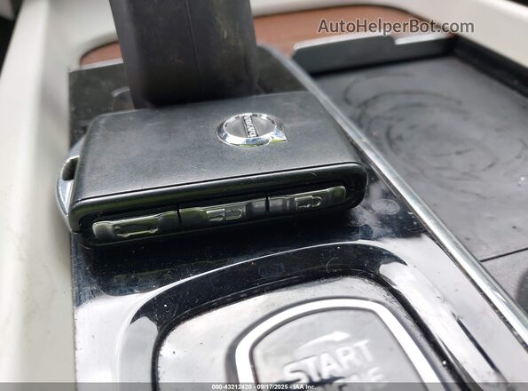 7JRL12TZ2NG176080 2022 VOLVO S60 Black Widok deski rozdzielczej