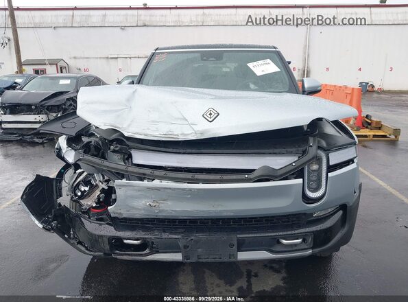 7PDSGABA3RN036435 2024 RIVIAN R1S Gray Instrument cluster view