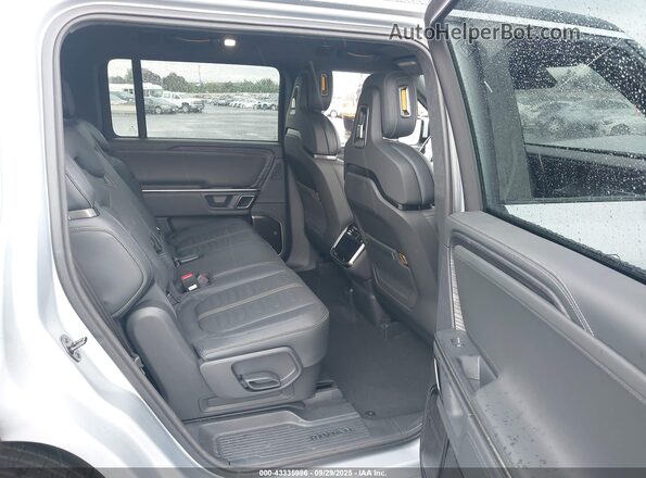 7PDSGABA3RN036435 2024 RIVIAN R1S Gray VIN sticker view