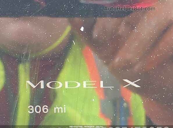 7SAXCAE58SF470056 2025 TESLA MODEL X Красный Вид задних сидений